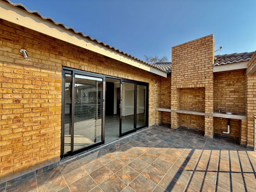 3 Bedroom Property for Sale in Magalies Golf Estate North West